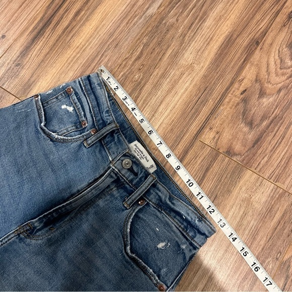 Abercrombie & Fitch Ultra High Rise Ankle Straight Jean - Picture 11 of 13